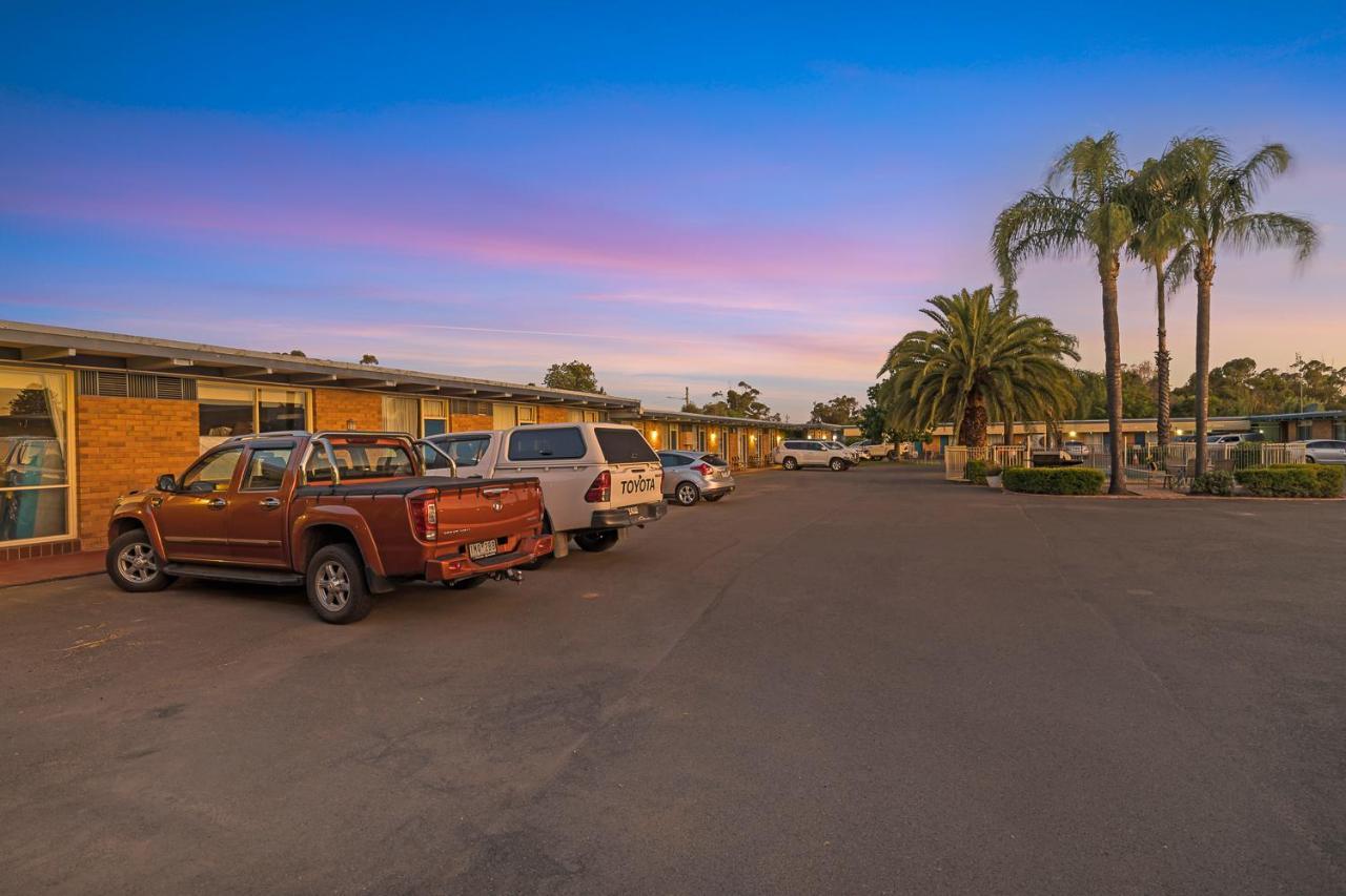 Plainsman Motel Forbes Exteriér fotografie