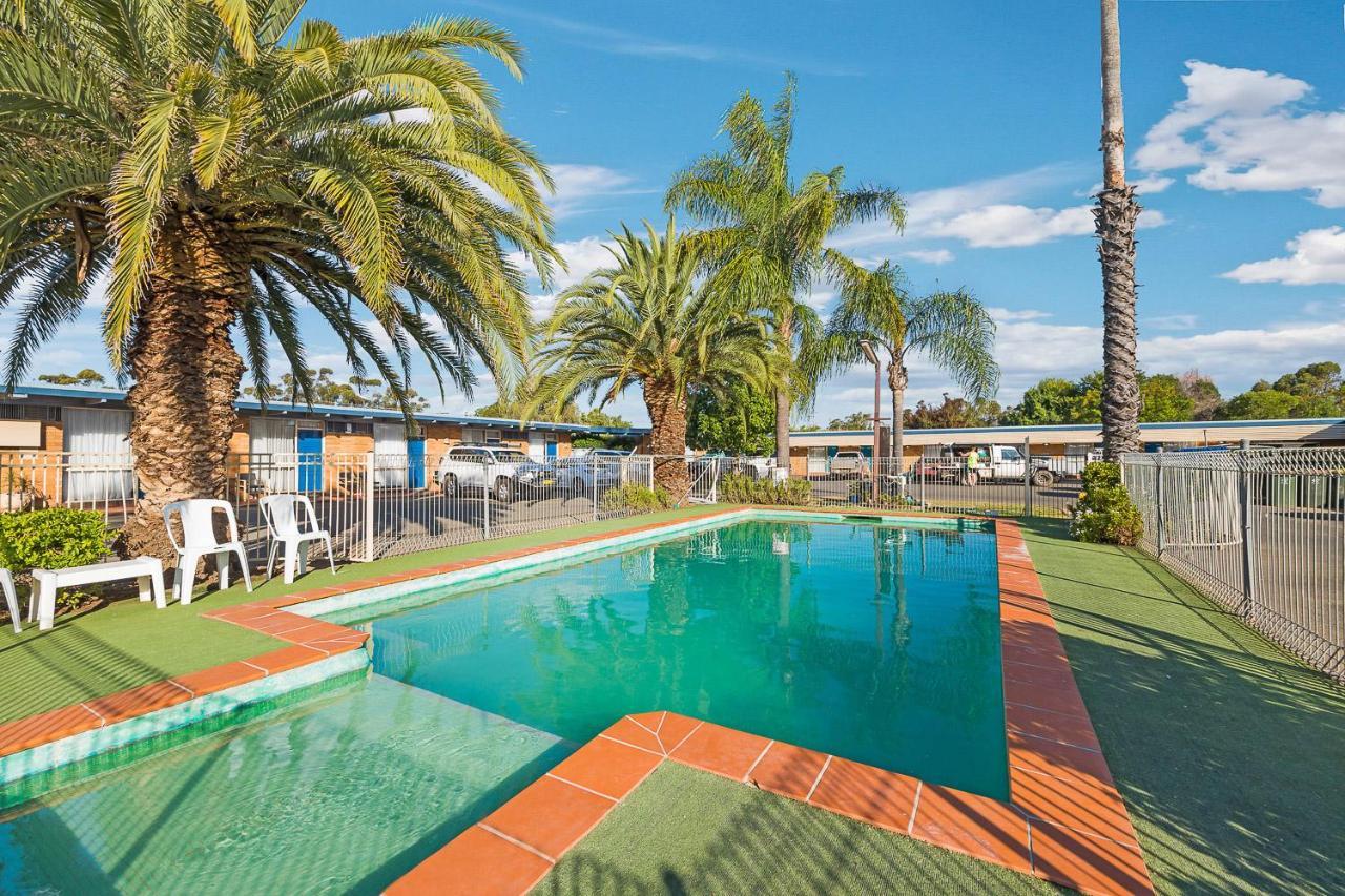 Plainsman Motel Forbes Exteriér fotografie