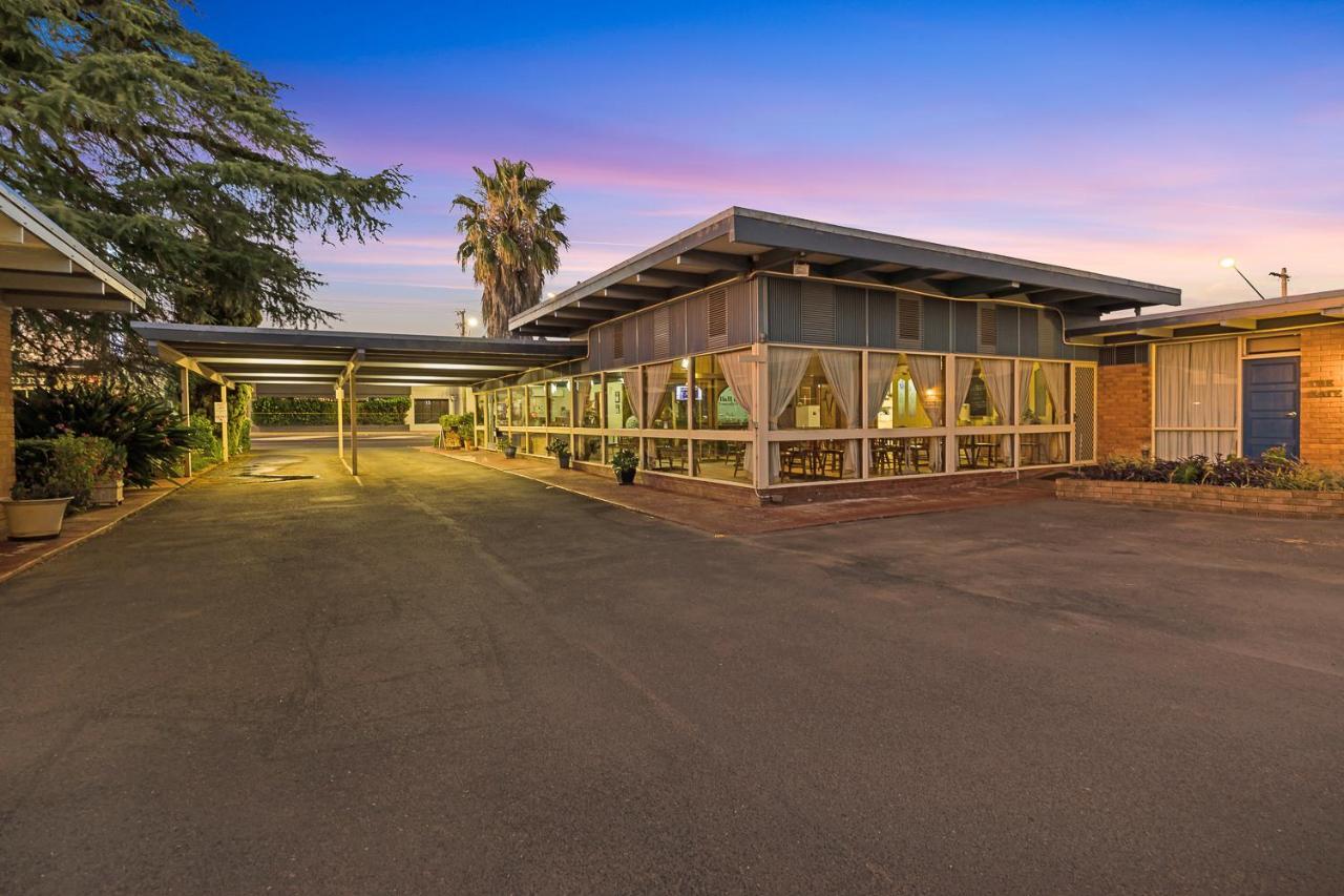 Plainsman Motel Forbes Exteriér fotografie