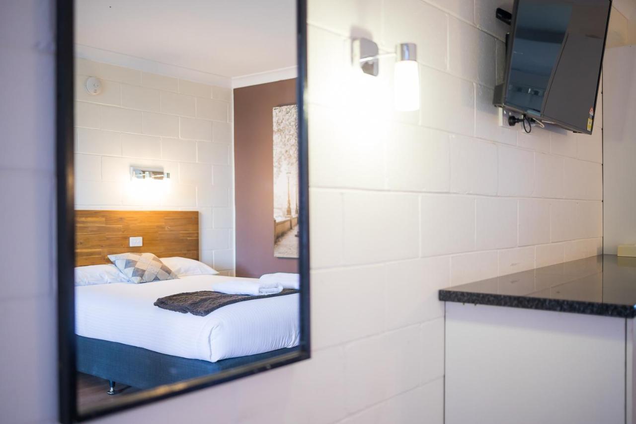 Plainsman Motel Forbes Exteriér fotografie